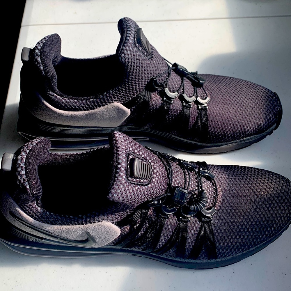 Nike shox runners